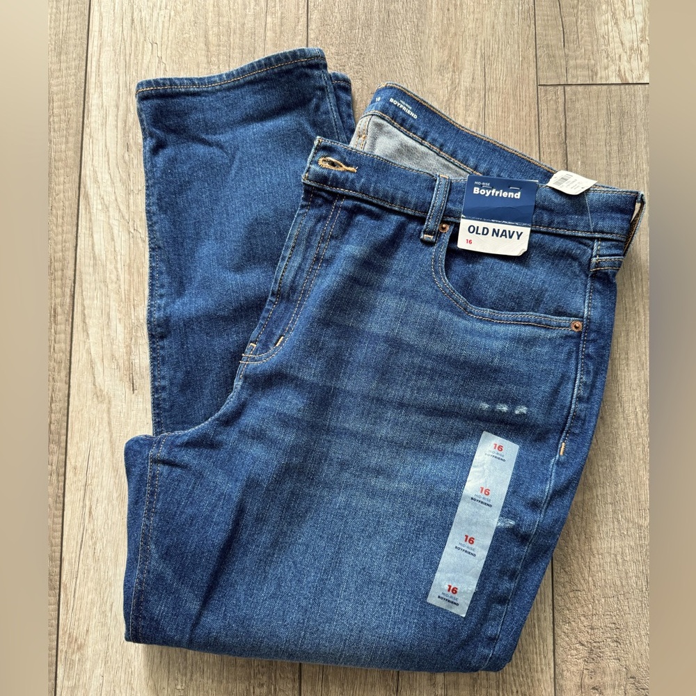 Old Navy Mid Rise Boyfriend Jeans Size 16 NWT